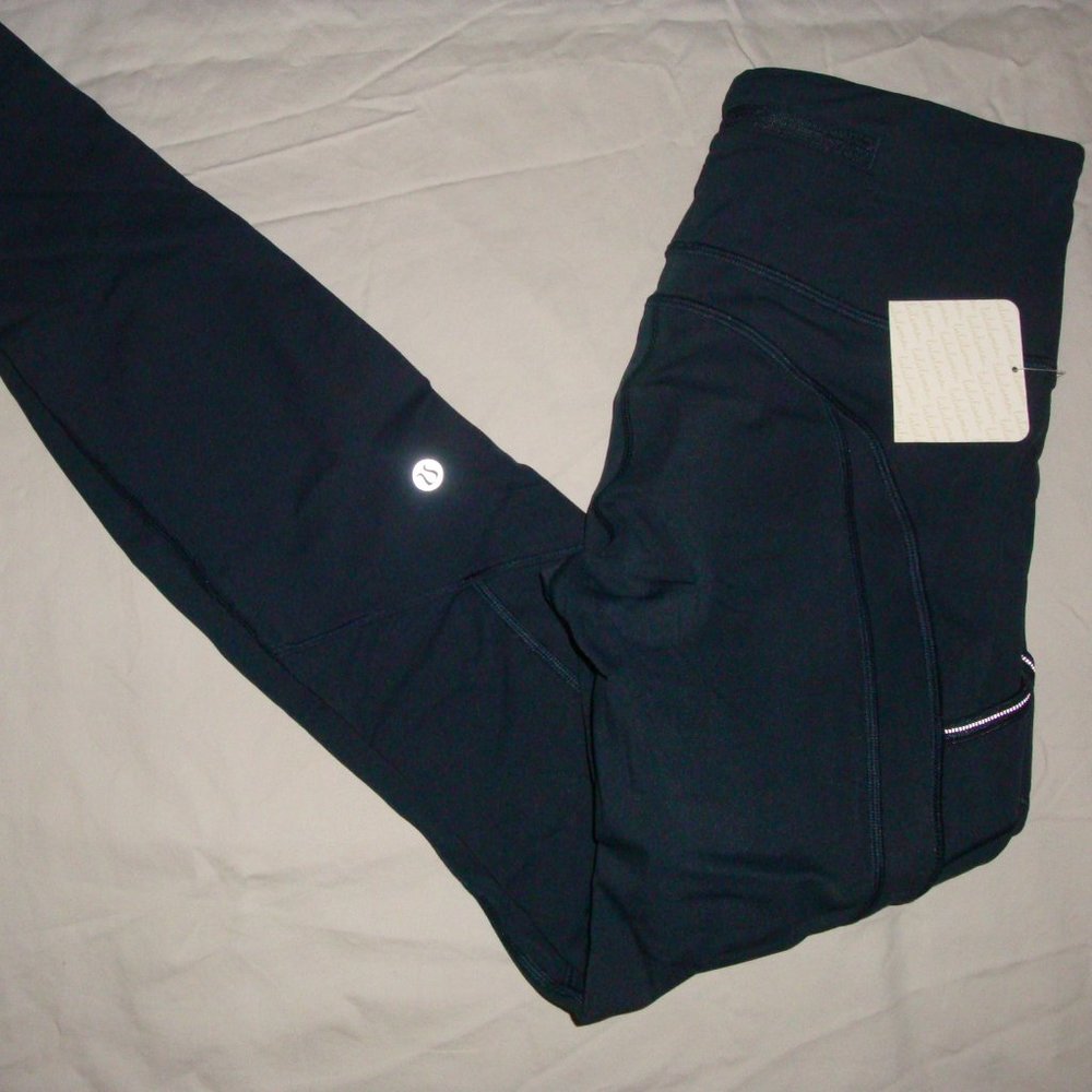 Lululemo Fresh Track Tight, Size 4 28"